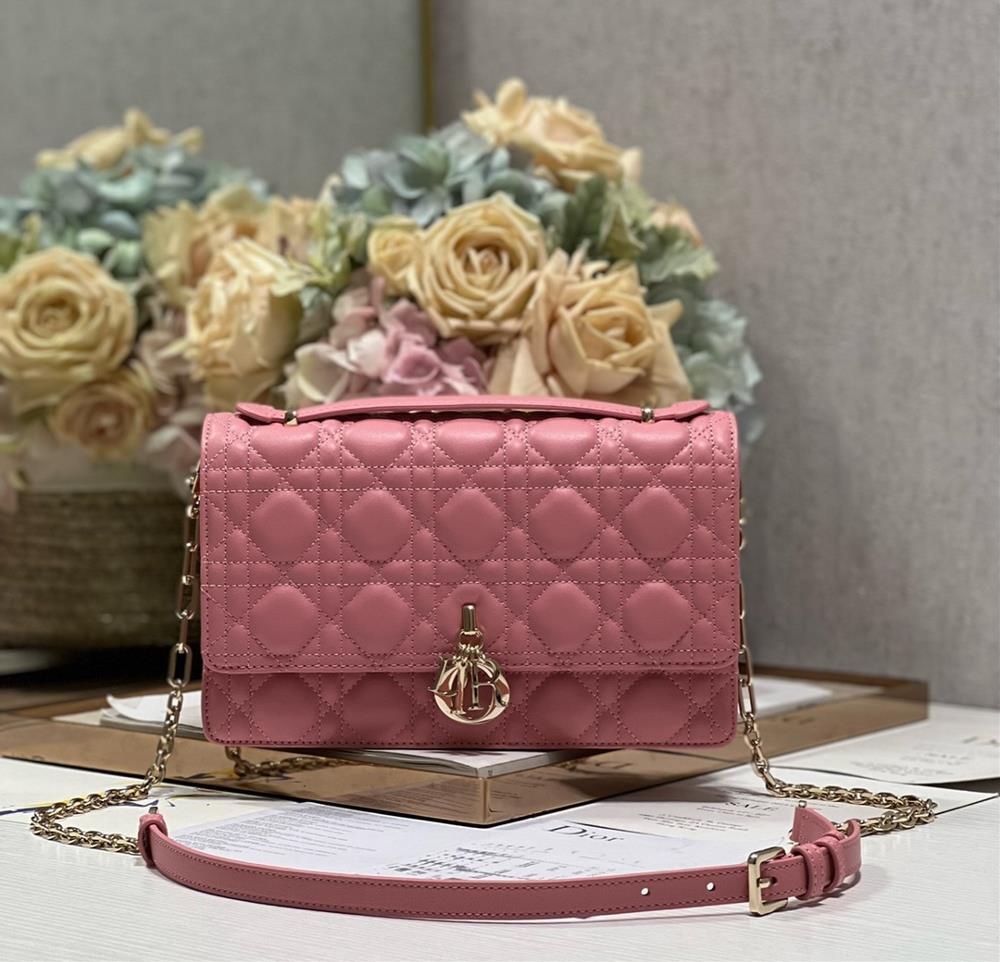 MISS DIOR handbag pinkThis Miss Dior handbag is a new addition to the early spring 2024 collection elegant and practical Crafted with pink sheepskin