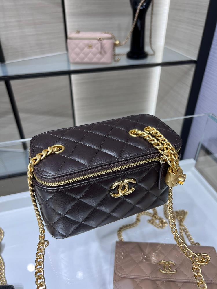 The sleek design and timeless appeal of the Chanel bag AP3044Y make it a musthave for any