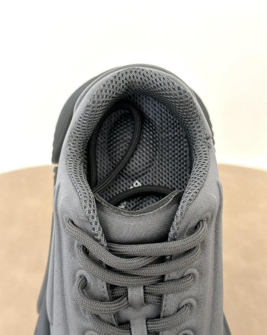 Grey Aw Vortex Shoe Size 3536373839 This sports shoe is designed with a unique pattern to crea