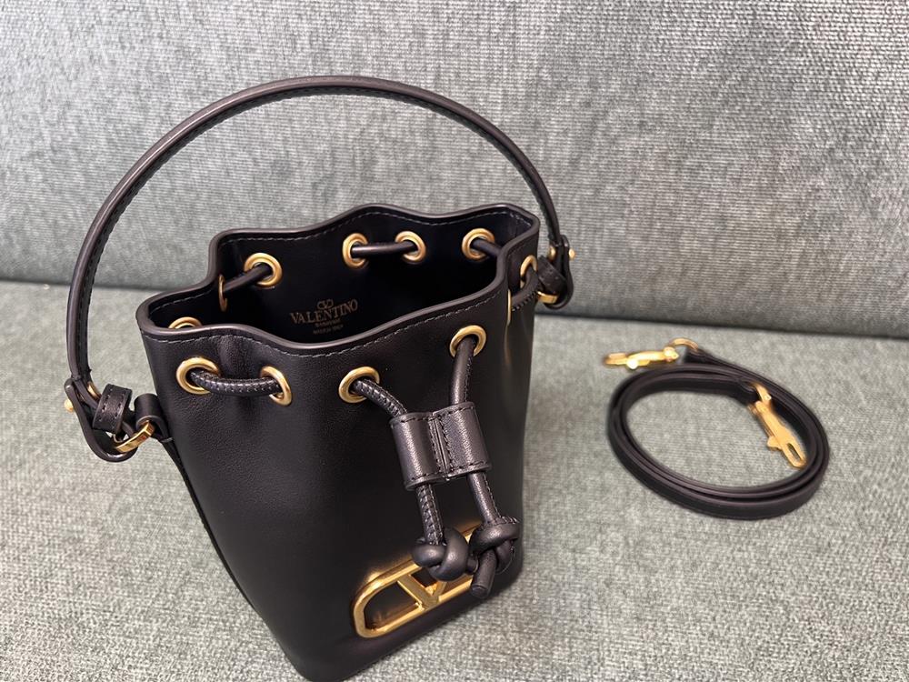 VALENTINO GARAVANIVLOGO SIGNATURE Soft Sheepskin Mini Bucket Bag Thanks to the design of