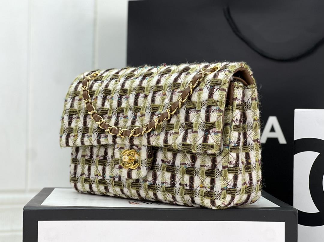 Chanel CF woolen series this is a bag that can be praised by all friends around us for it