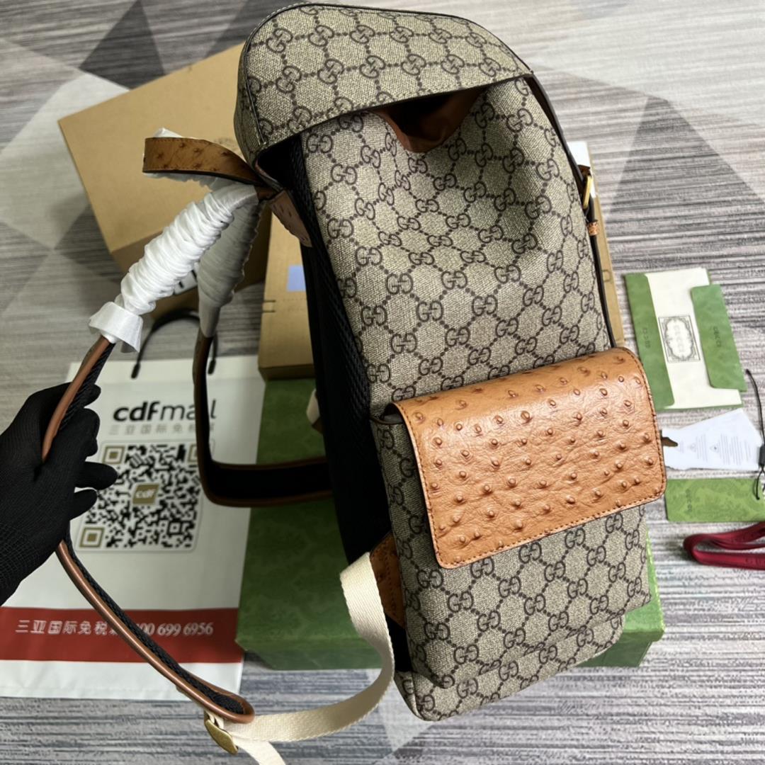 Equipped with a counter green gift bag decorated with double G ostrich skin piping backpack th