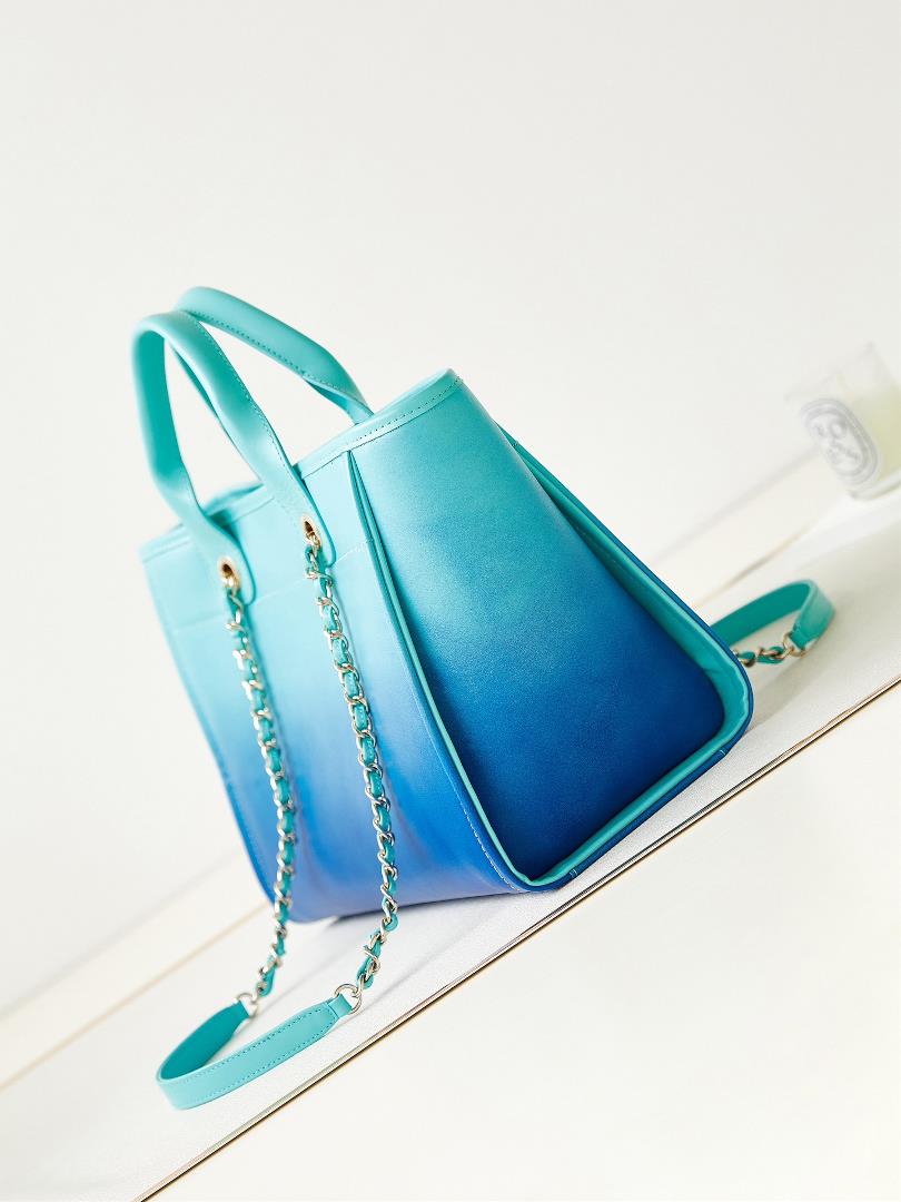 23Bs latest beach bag calf leather illusion blueReturned to simplicityThe size is also ve