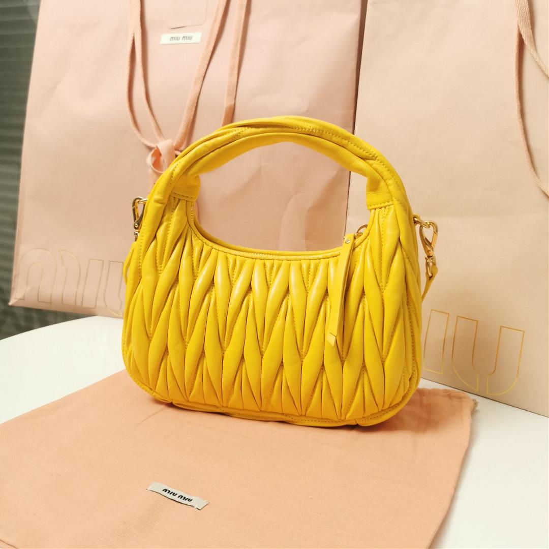 Medium The MiuWander handbag a new product from M family features the iconic Matelasse texture