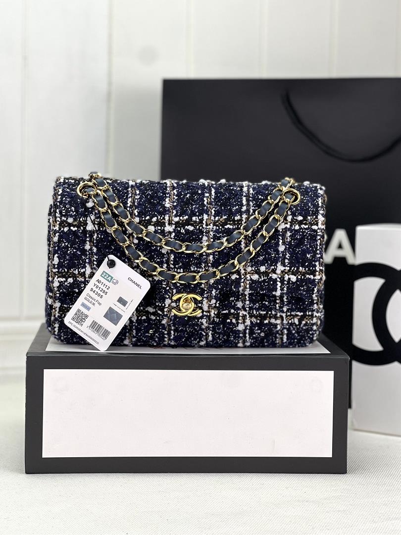 Chanel CF woolen series this is a bag that can be praised by all friends around us for its elegance