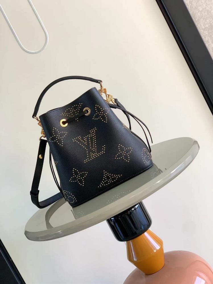 M45716 black belt nail M45709 This NoNo BB bucket bag injects avantgarde edge with a Monogram pattern adorned with studs The Linglong configuration