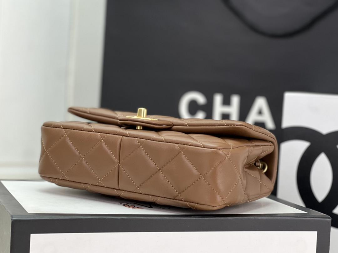 The Chanel 23A Advanced Handicraft Shop series features a new wooden handle flap bag inspi