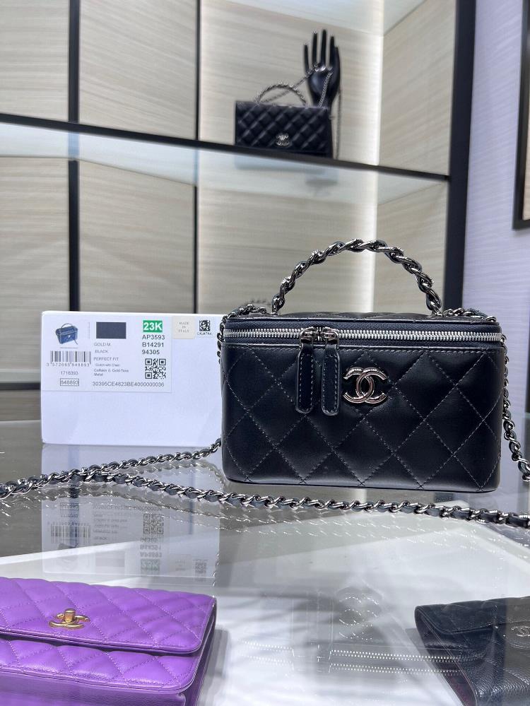 chanel 23K new product Liao color rhine stone hand held long box with builtin small mirror portable makeup box cowhide AP3593Y size 17X95X8cm  pr