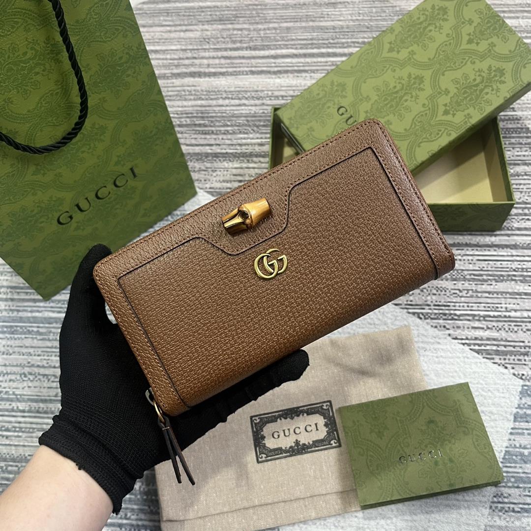 Equipped with a complete set of packaging the GG Diana series super double G bamboo wallet This