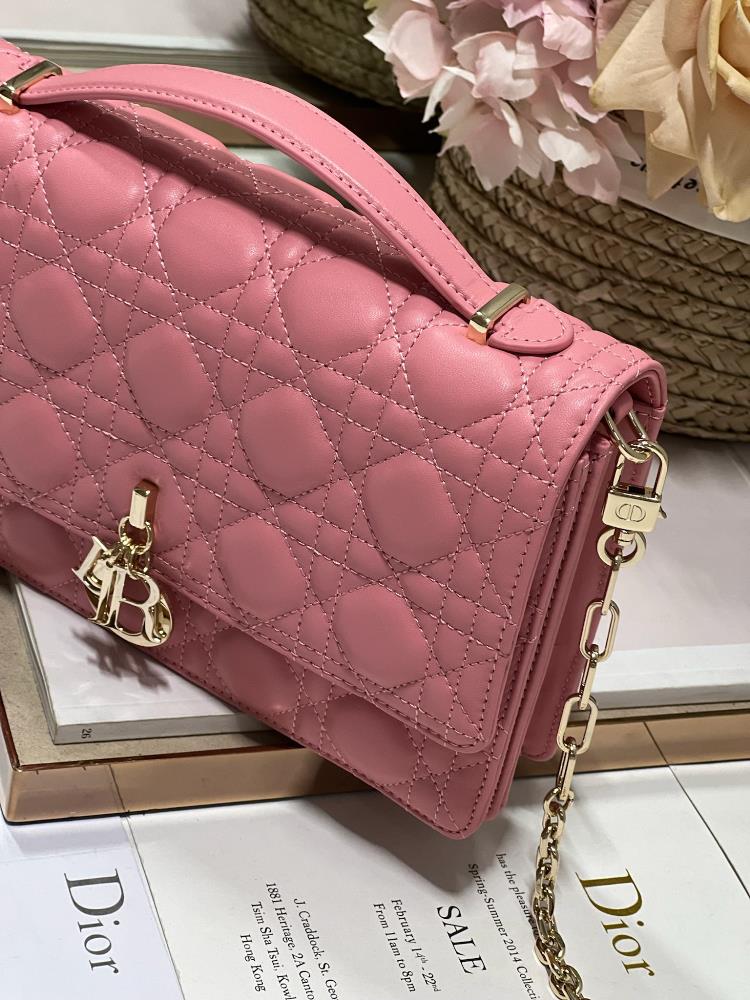 What sets the 0997 Dior Bag apart from its predecessors is the personalized touch it offer