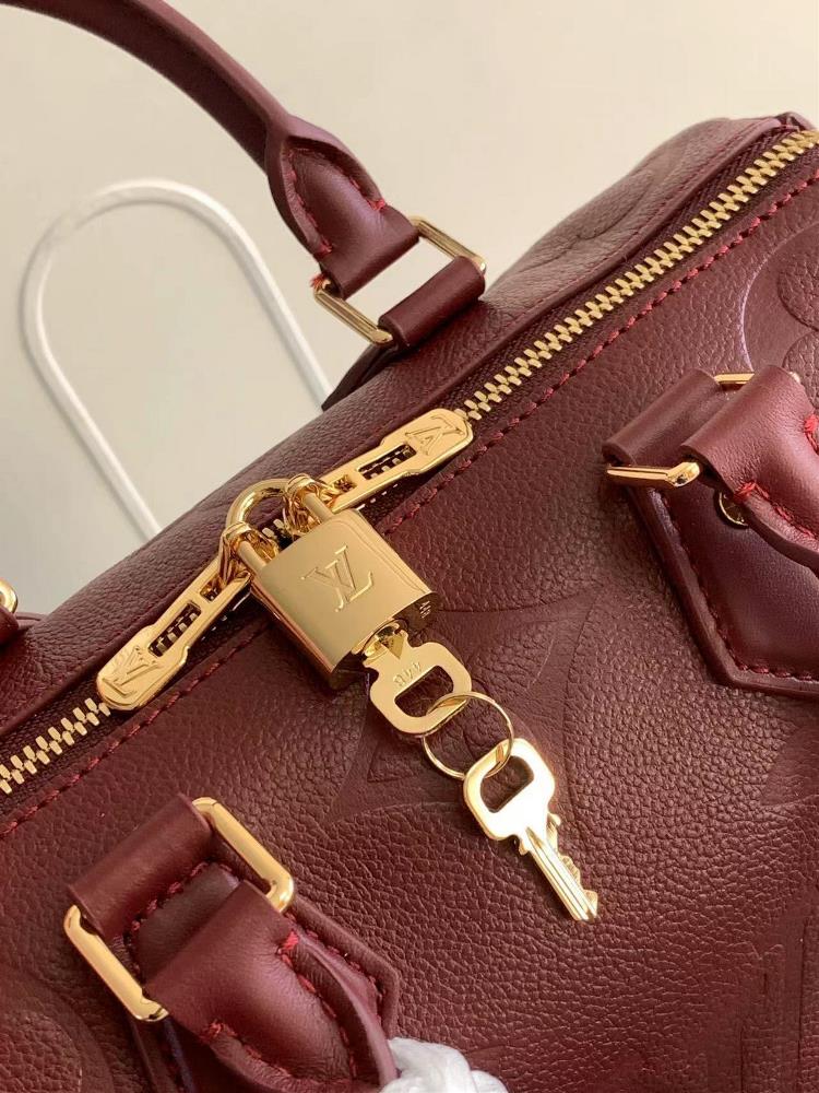 The M59273 M58947 M58951Speed Bandoulire 25 handbag is eyecatching in the 2021 Autumn Wil