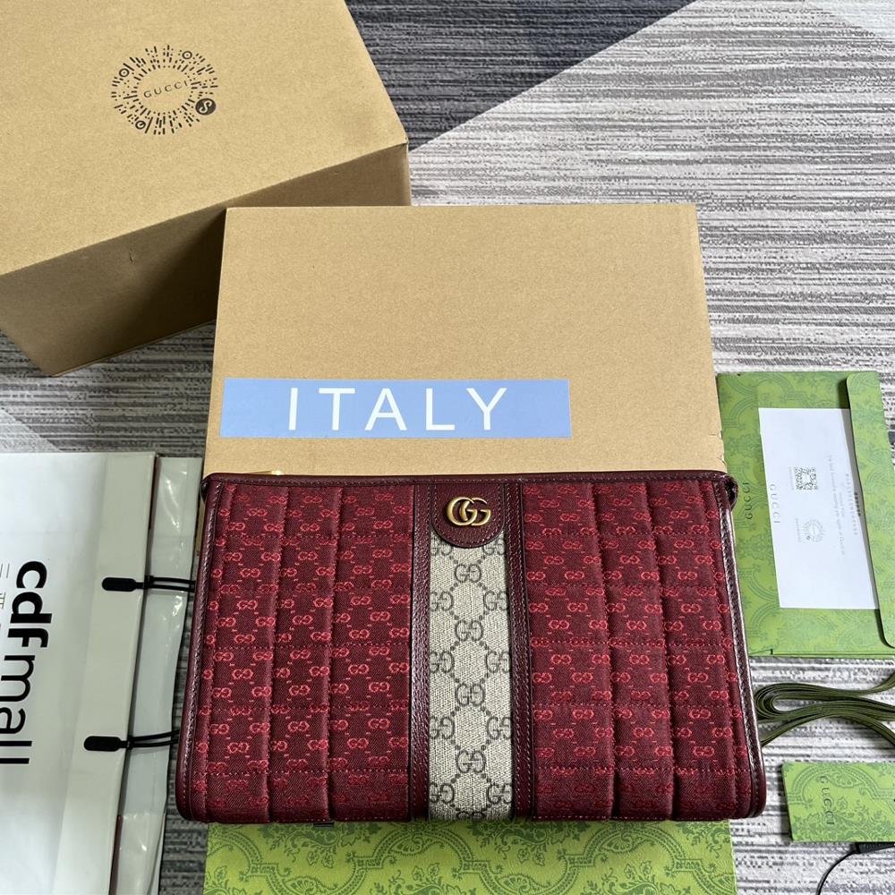 Comes with a fully packaged mini GG canvas handbag Guccis small leather accessories break through design boundaries and constantly showcase classi