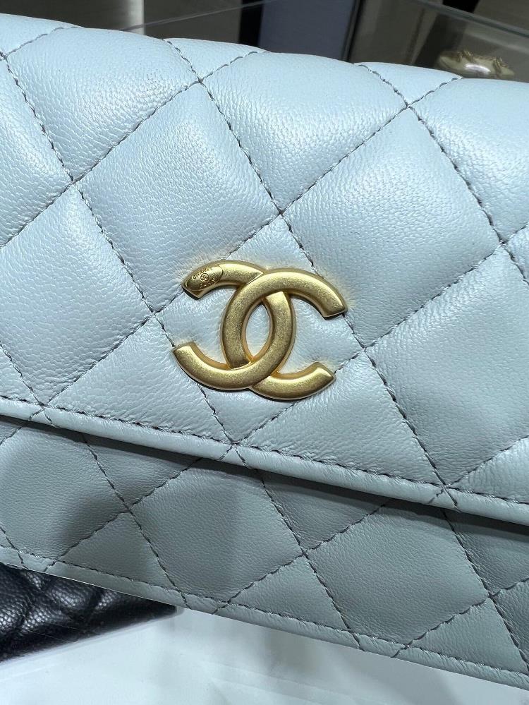 Chanel 23P New Phone Bag Sheepskin Most Beautiful Camellia Adjustment BuckleExquisite an