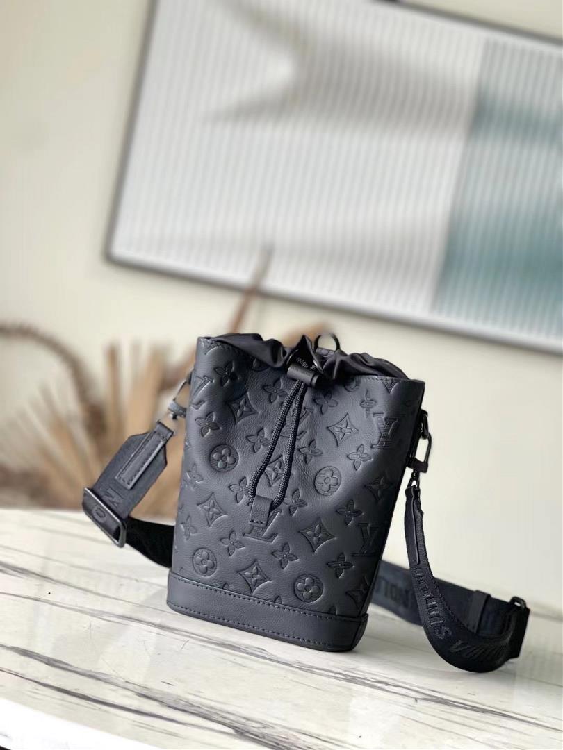 The toplevel original M82248 Lanyuan brand has a history of launching this O6 shoulder bag The new c