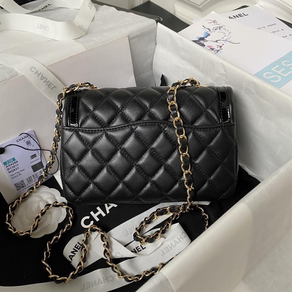 Chanel 23B New CF AS4288 Panda VintageBlack and white color matching crossbody one should