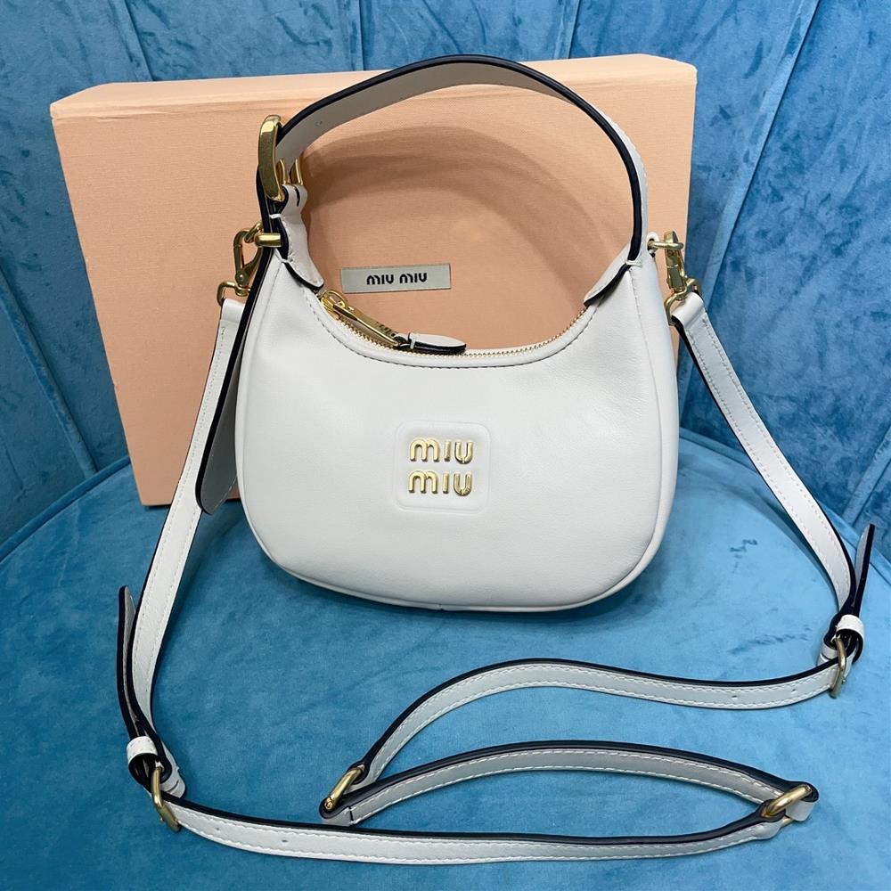miumiu 5BP084 Miu familys showy hobo bag mainly promoted on the official website is definitely a popular style this year It is made of topnotch