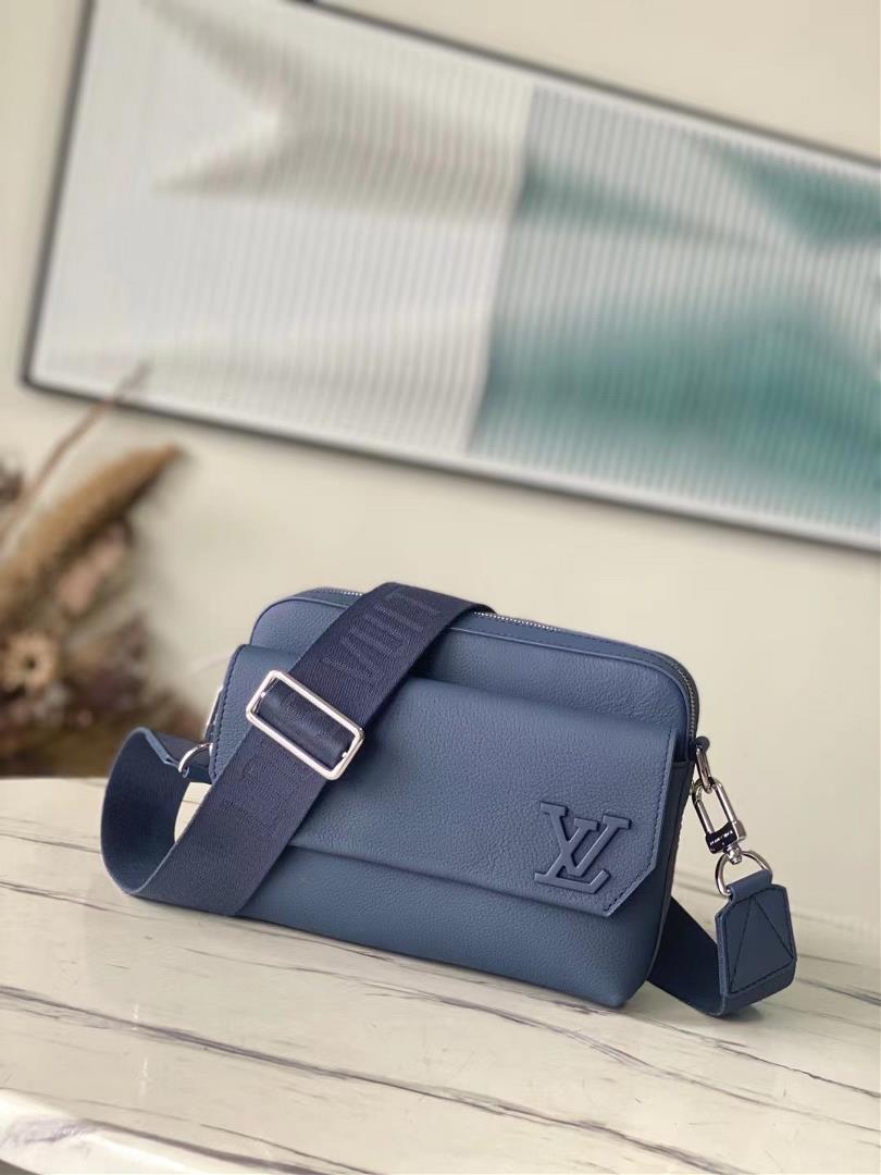 Top grade original M22611 blue top leather This Fastline Messenger bag is made of soft cow leather