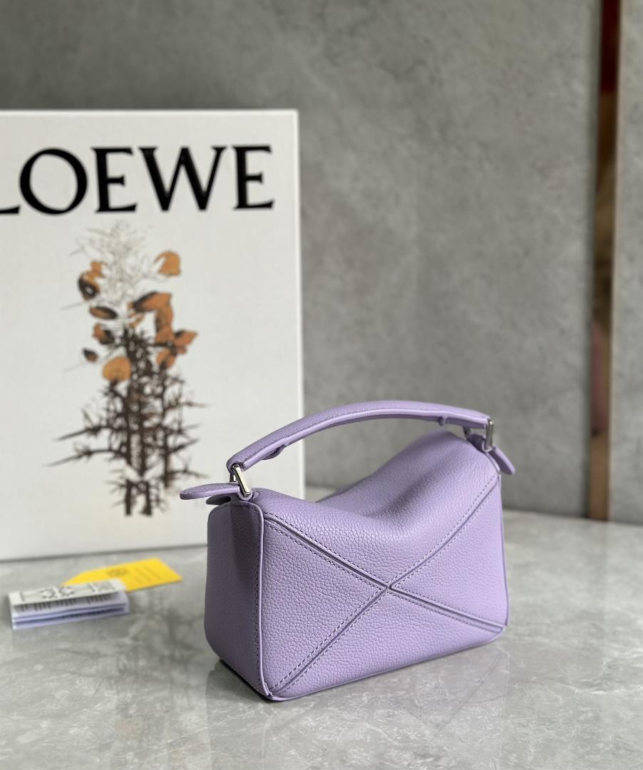 Mini LOEWE Luo Yiweis super cute mini geometry bag PUZZLE NEW is full of cool fashion sense bi