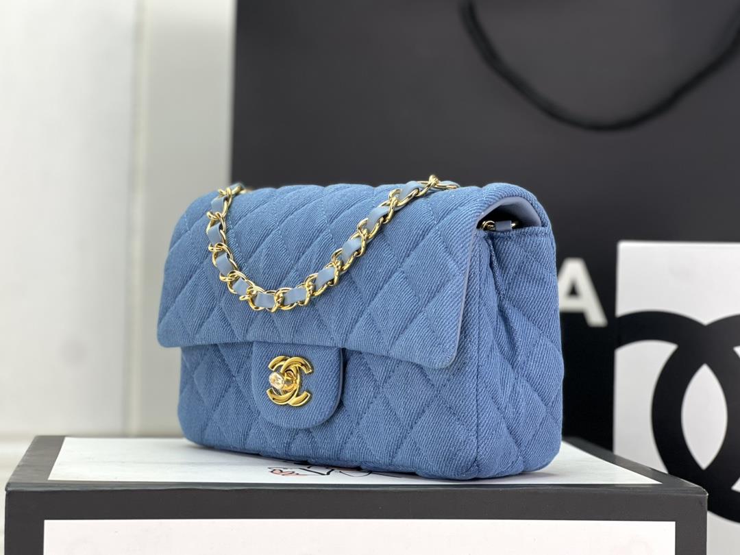 Chanel CF woolen series this is a bag that can be praised by all friends around us for it