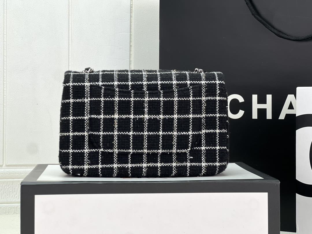 Chanel CF woolen series this is a bag that can be praised by all friends around us for it