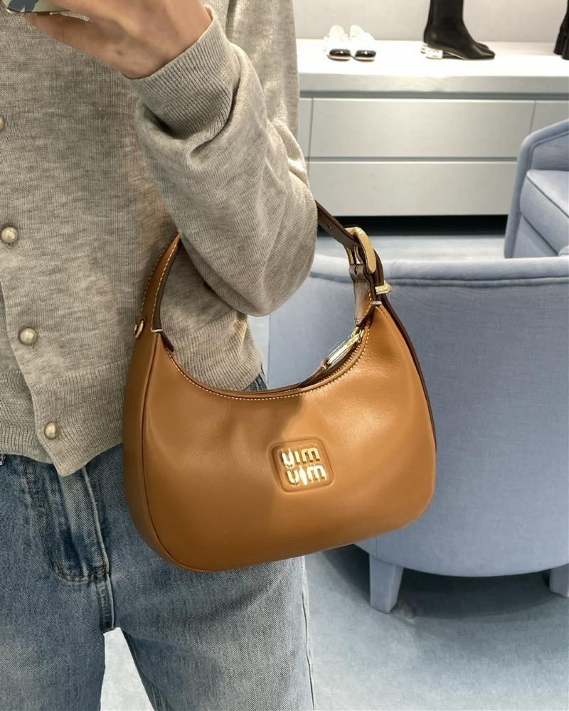 The craftsmanship of the Miu Miu bag is nothing short of extraordinary The highquality m