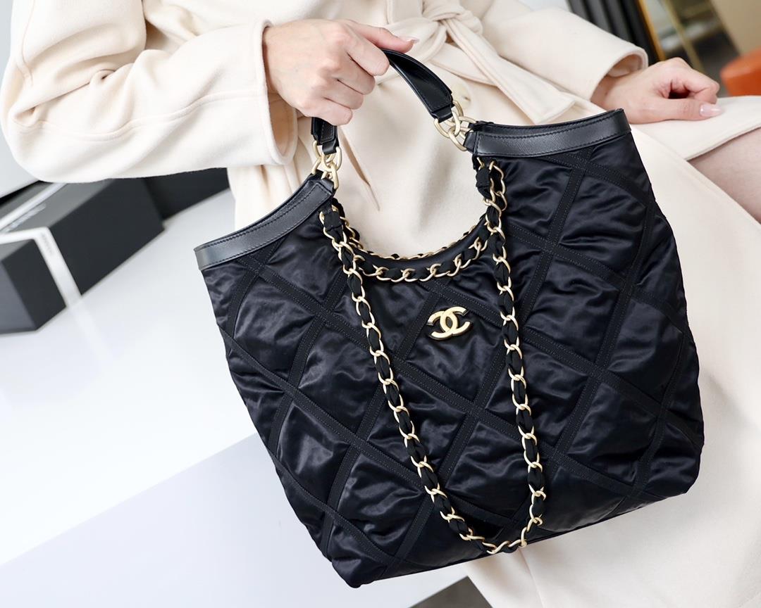 Shipping CelebrationHappy 2022cc SpringSummer Collection22P Latest Black Horse Nylon ShoppinZP