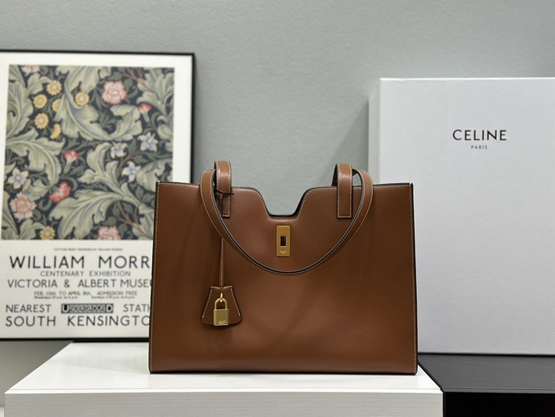 celines new Cabas new 16 series Tote features a simple opening and closing design for the large Tote