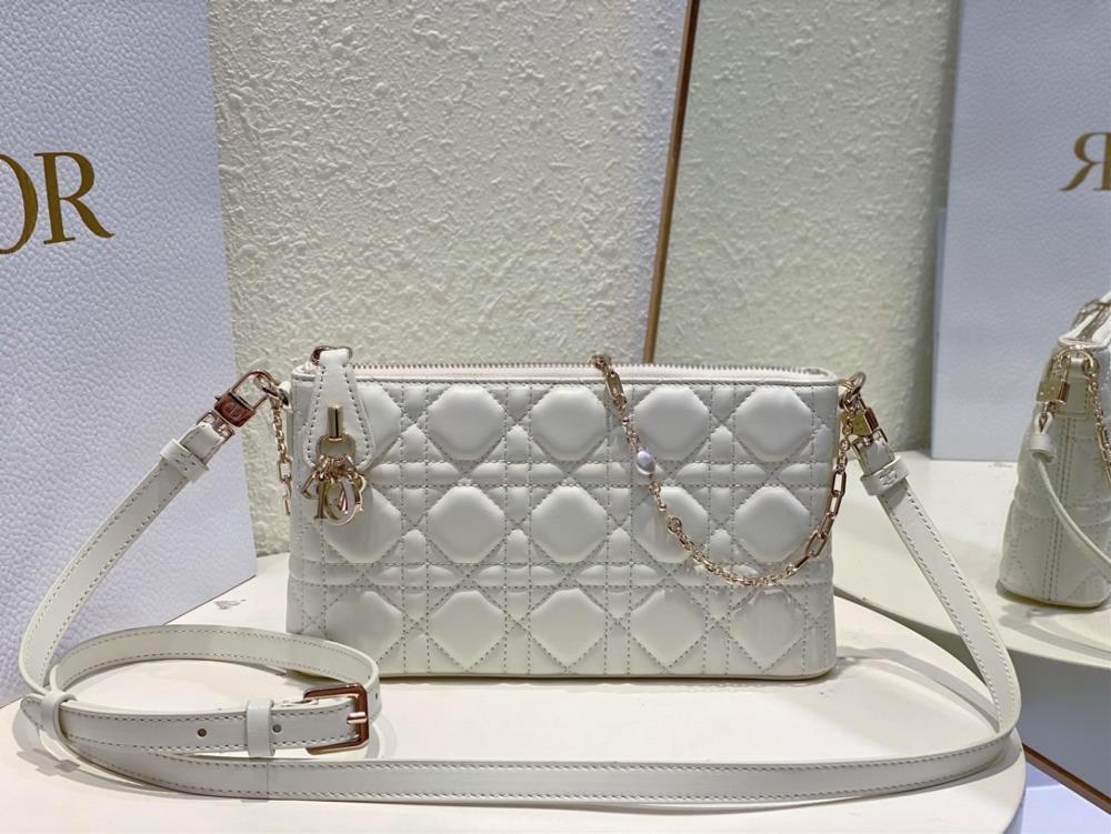 Miss Dior Dior MidiThe mini handbag is a new addition to the early spring 2024 collection further enriched by its elegant and practical design Made