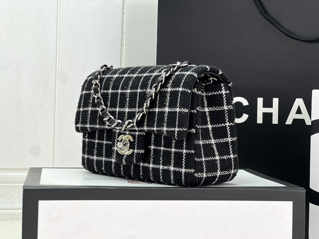 Chanel CF woolen series this is a bag that can be praised by all friends around us for it