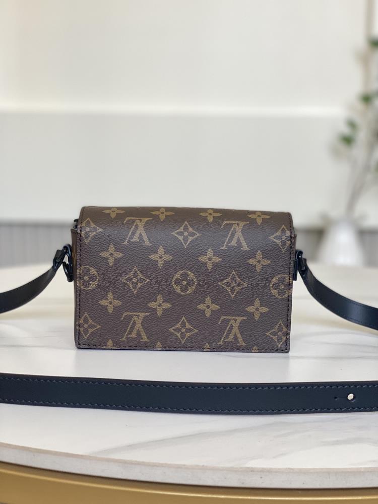 A quick glance at the LV Bag M82534 and one can immediately tell that it is a symbol of st