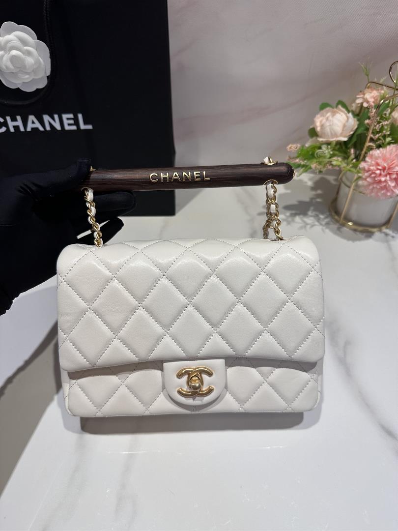 Chanel 23A Advanced Handicraft Workshop Series New Wooden Handle Mouth Bag Chanel Advanced