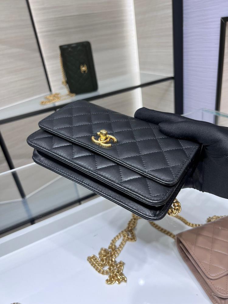 From its classic quilted design to the signature CC logo every detail of the Chanel WOC e