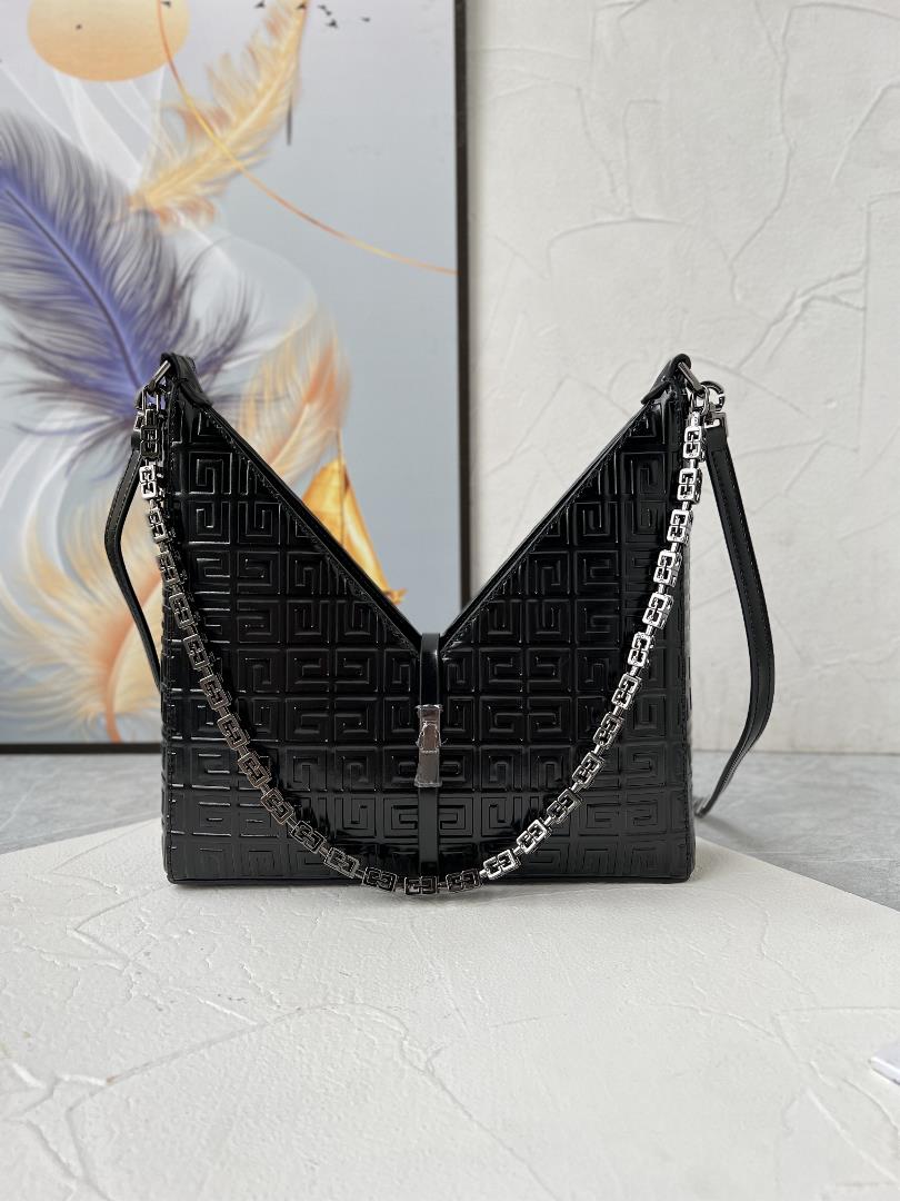 bath 650 French brand Ghome launches Vshaped Cut Out handbag in 2022Black embossed pattern small cha