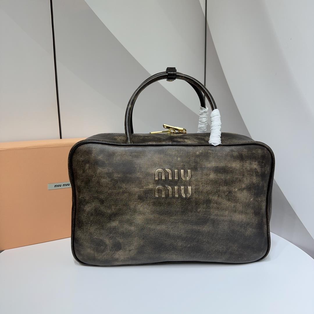 Ms retro Briefcase 5BB117 MiuMius new bowling bag is made of topnotch imported calf leather with