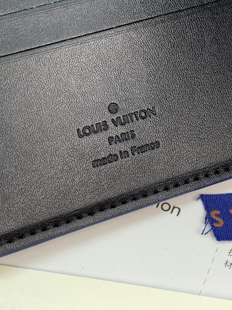 In conclusion the LV M82562 Multi wallet is the perfect blend of fashion and function It