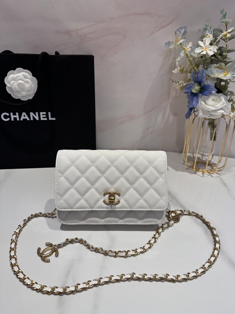 chanel  adjustable chain wocCaviar shines under the light and the hardware logo is very textured T