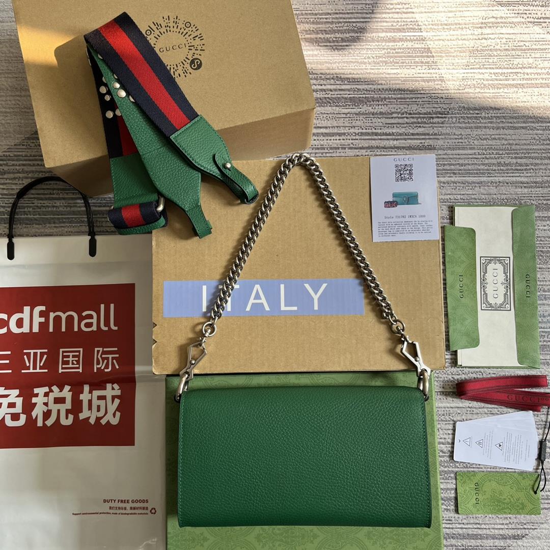 Equipped with a full set of green packaging for the Dionysus series small shoulder backpack At