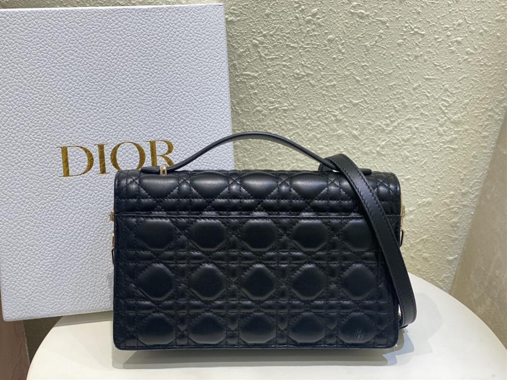 MISS DIOR handbag Black sheepskin rattan pattern This Miss Dior handbag is a new addition