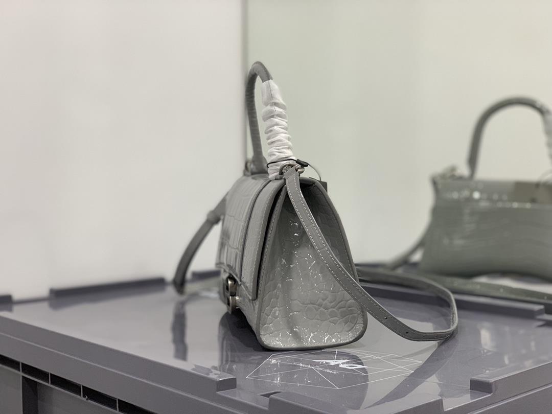 Gray Crocodile The hourglass bag that you have asked me N times is comingBalenciags heavyweigh