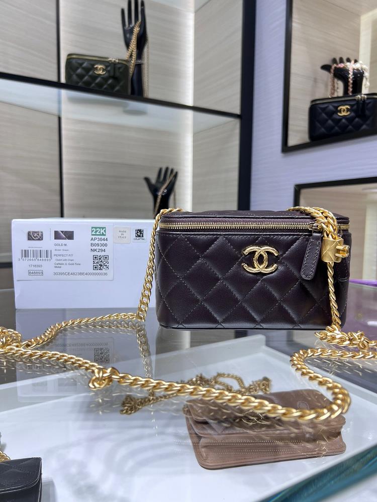 chanel 22K New Product Long Box Makeup Bag Golden Ball Style Most Beautiful Adjustable Buckle Adjustable ChainAdopting double C relief technology the