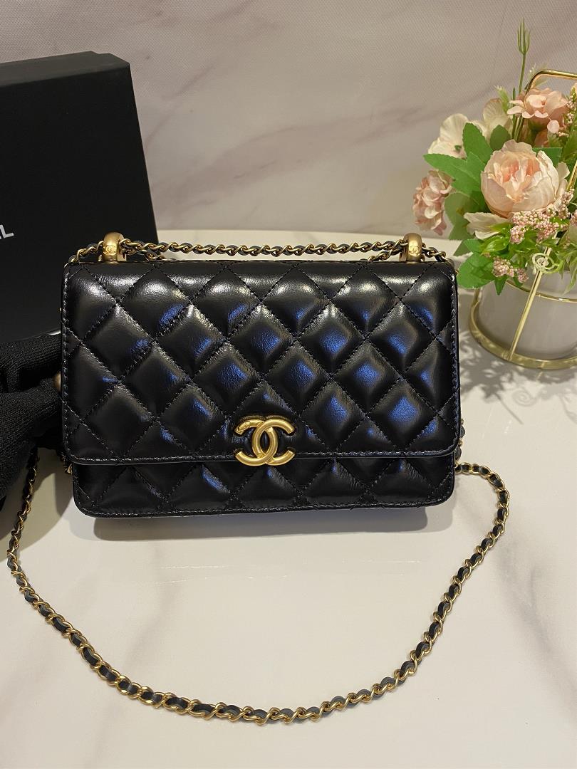 Chanel Autumn and Winter New Product Imported Oil Wax Cowhide Woc Double Gold Ball Zhaocai Bag Obliq