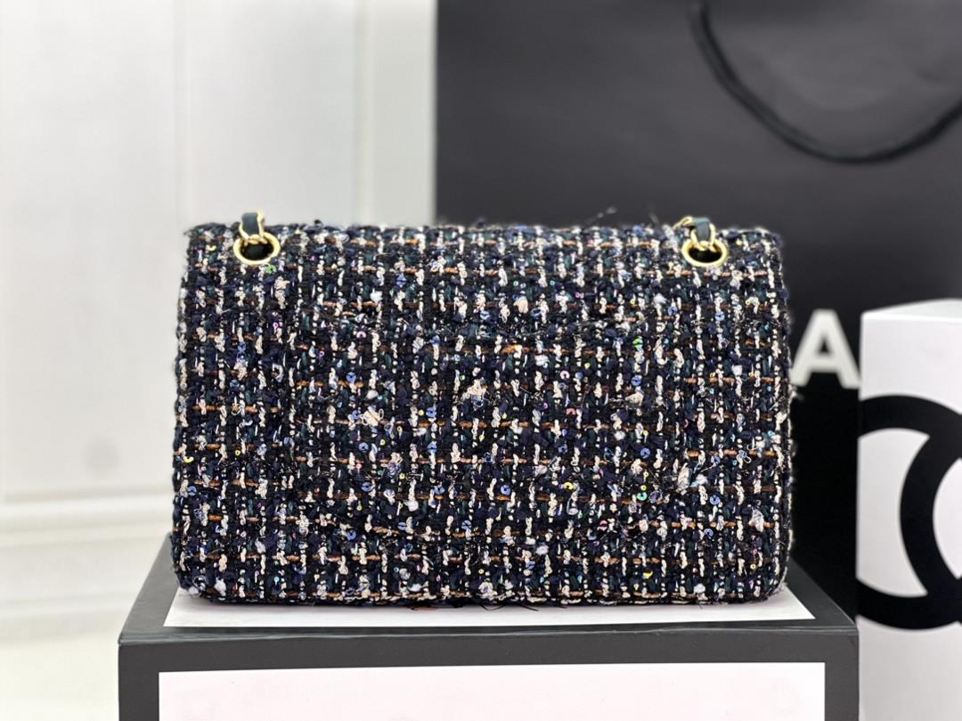 Chanel CF woolen series this is a bag that can be praised by all friends around us for it