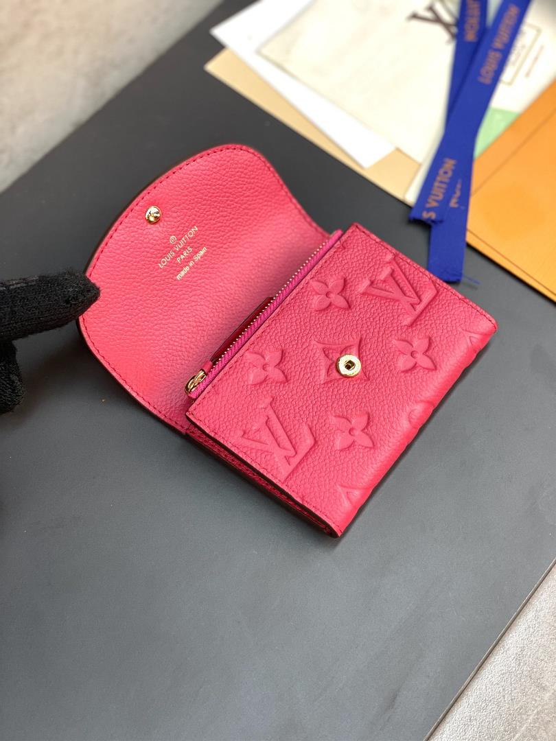 The M81520 Red Womens Zero Wallet Card Bag is small and exquisite yet extremely practica