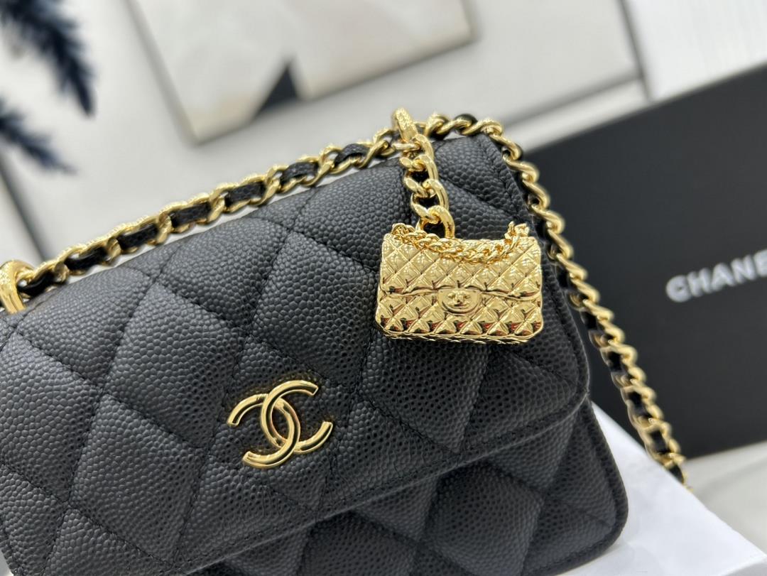 AP3317 Chanel23S Black Gold Lychee Leather Bag Buckle Organ Bag Small Pendant Mini Black Gold 