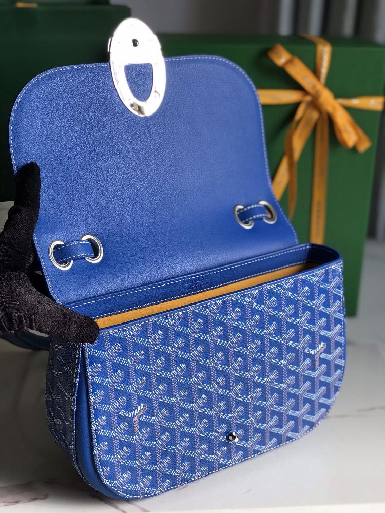 GOYARD 233 lll retains the iconic elements of the classic version such as eyecatching me