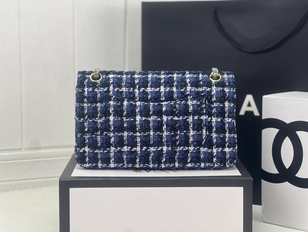 chanel CF woolen series this is a bag that can be praised by all friends around us for it