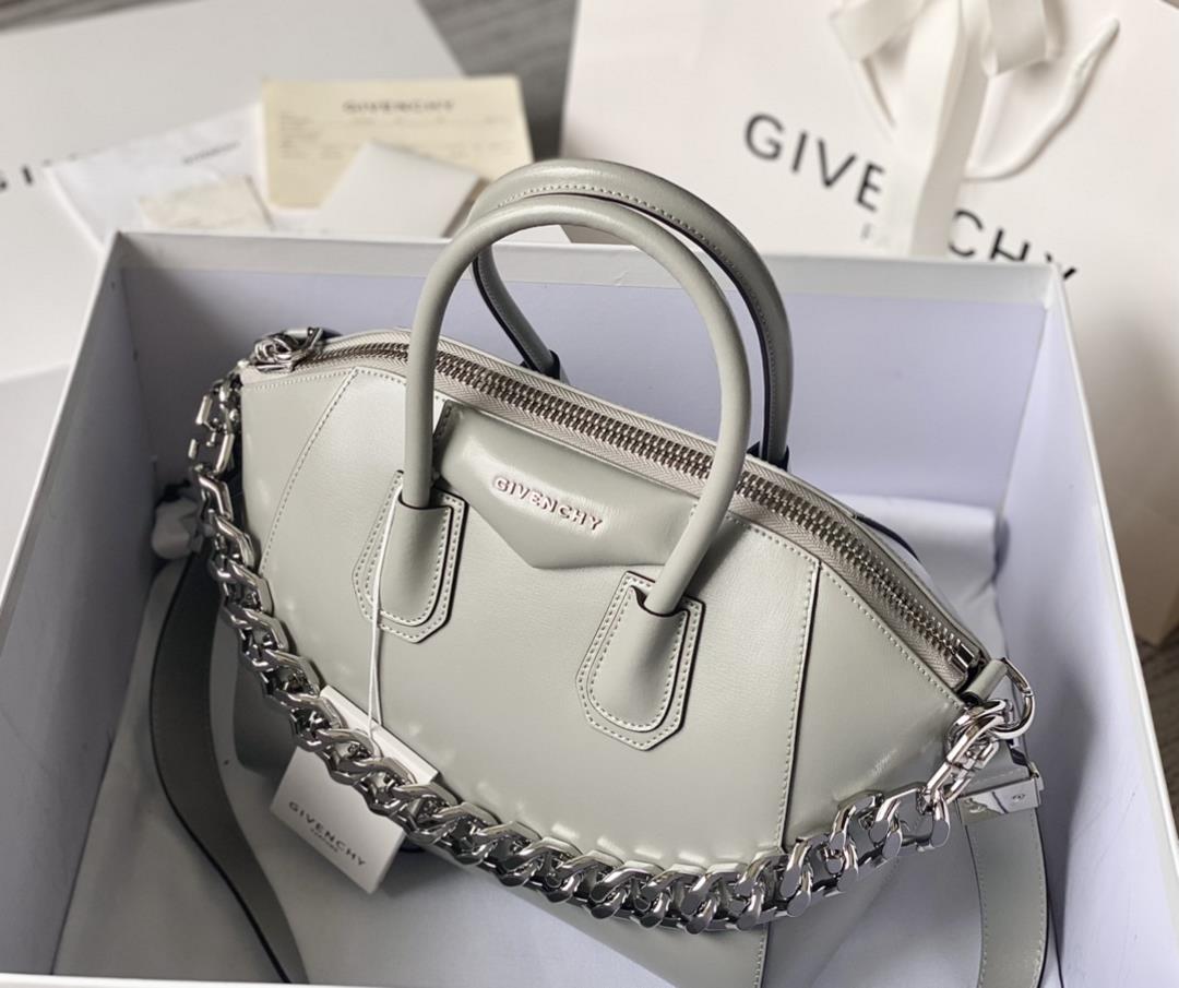 Top level original 588867600The 2022 new Givency GIVENCY classic Antigona locomotive bag is made of 