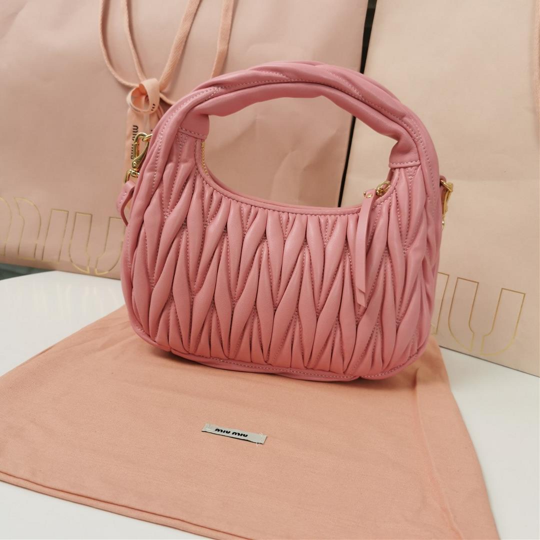 Medium The MiuWander handbag a new product from M family features the iconic Matelasse texture