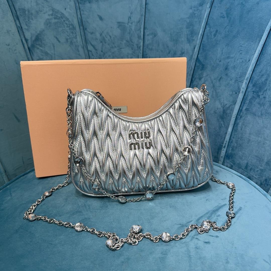 new version new season Miu Miu Crystal Chain Edition accessory series handbag made of iconic Matela