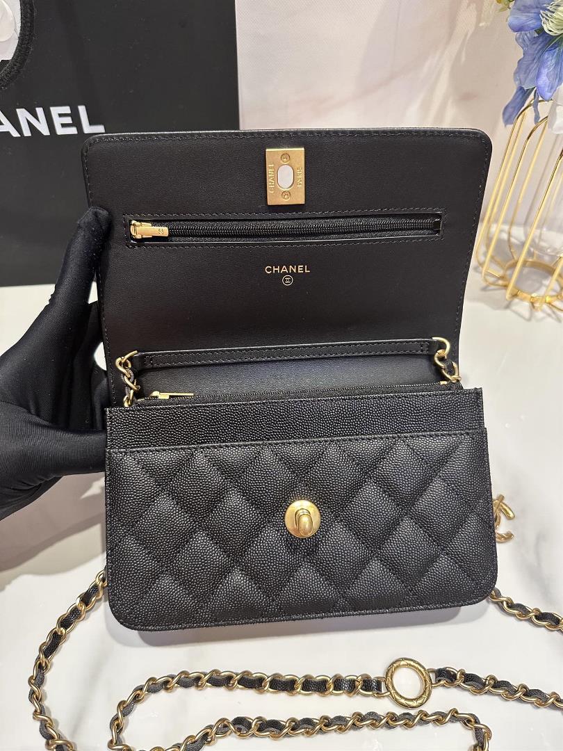 chanel adjustable chain woc Caviar shines under the light and the hardware logo is very t